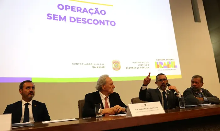 Cúpula do INSS é afastada por suspeita de fraude bilionária