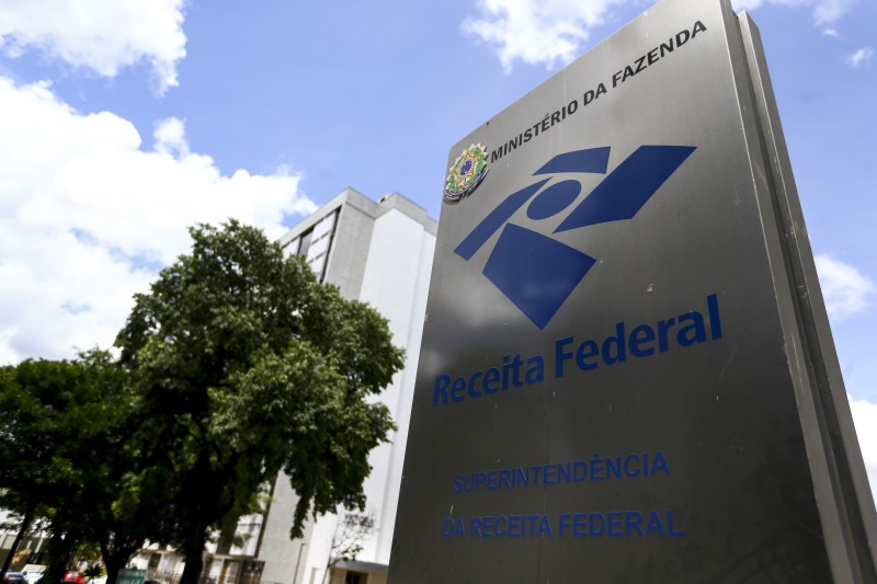 Receita alerta contribuintes sobre falsas mensagens na internet