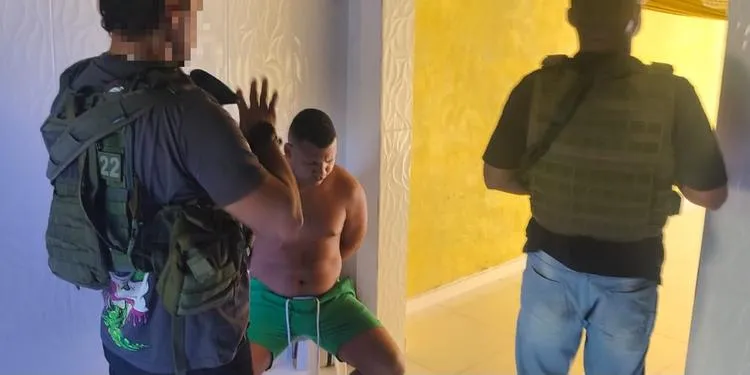 Policial militar Walter da Silva e Rafael Martins Donza foram presos suspeitos do desaparecimento de Diogo Wagner Ladislau Vieira. (Divulgação / Polícia Civil)