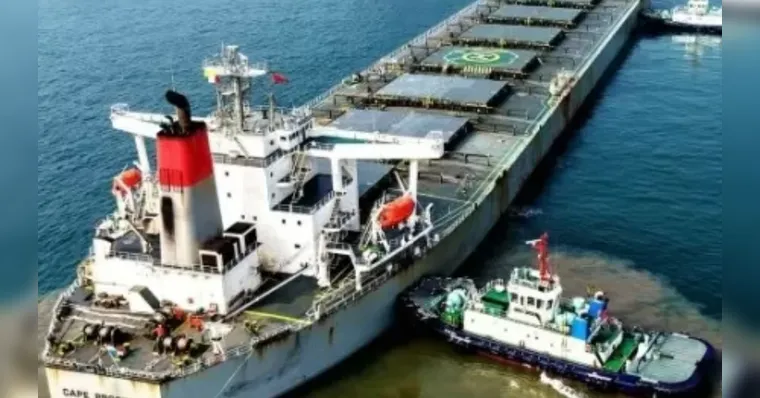 Incêndio em navio estrangeiro deixa ao menos 20 mortos na China