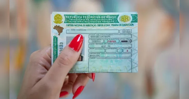 Os motoristas que tiveram a CNH vencida desde junho terão até dezembro para renovar | Reprodução/Governo do PR