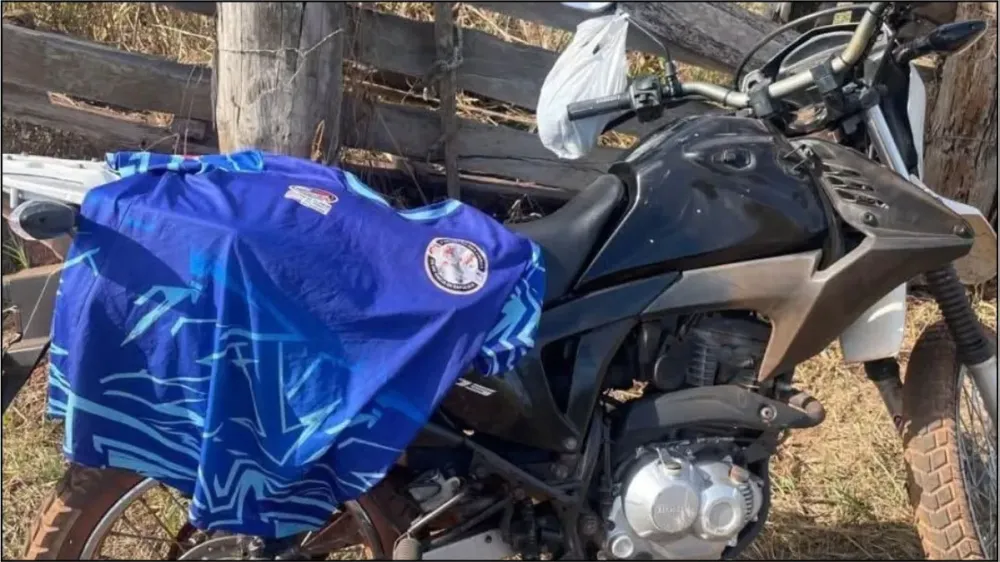 Homem mata suspeito de furto, foge e se esconde dentro de buraco