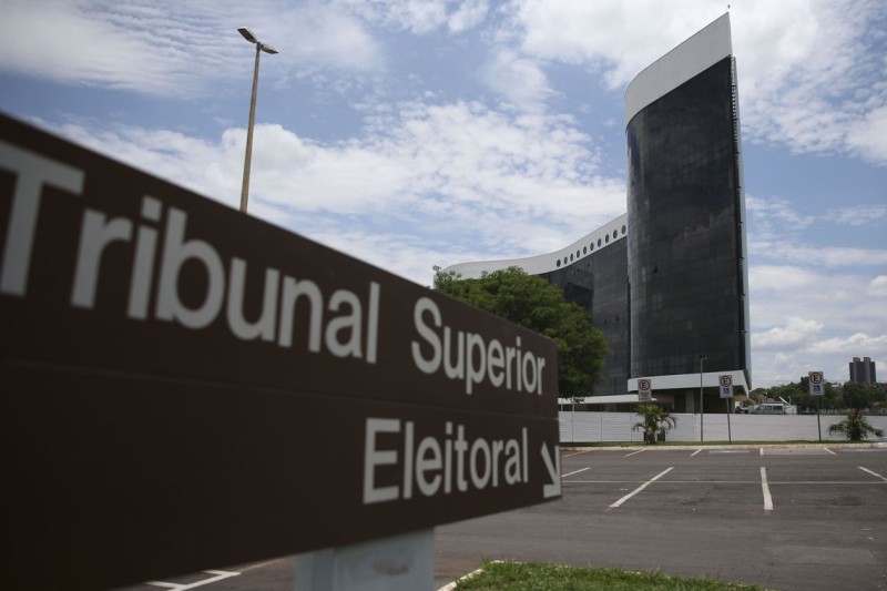 Checadores do TSE vão identificar fake news enviadas por eleitores