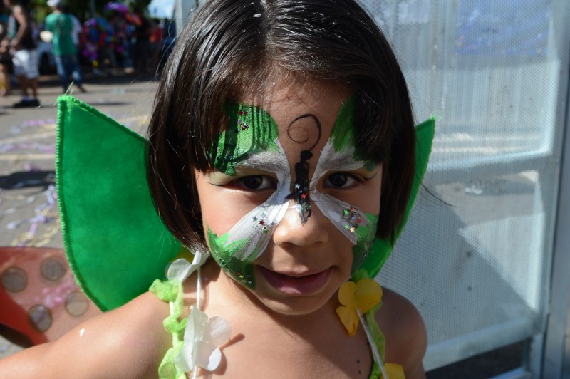 Bloquinhos de rua são brincadeira saudável para crianças no carnaval
