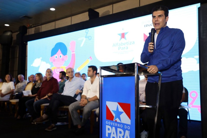 Governo do Estado lança programa de alfabetização e anuncia aumento histórico da oferta de merenda e transporte escolar