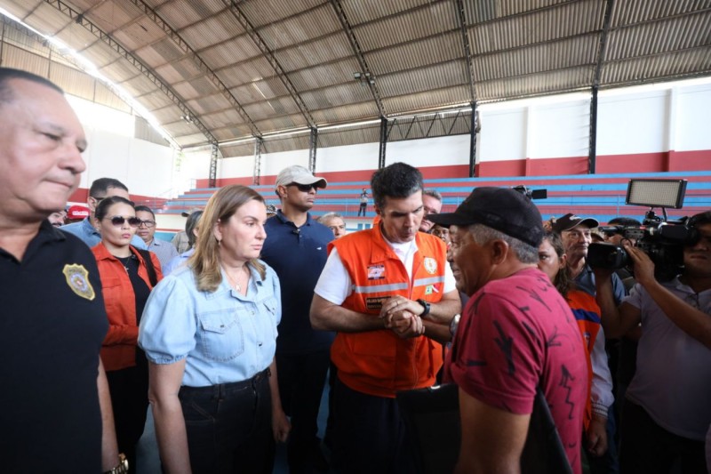 Governador visita área com deslizamento e garante conjunto de medidas sociais para famílias em Abaetetuba