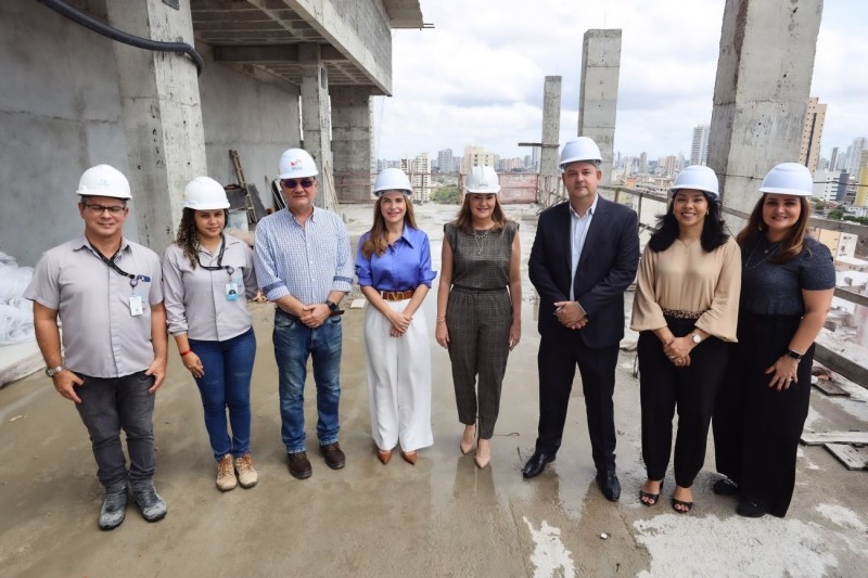 Vice-governadora visita as obras do Hospital Público da Mulher, na capital