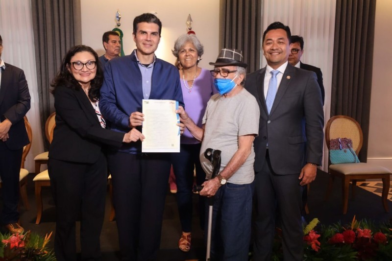 Em apenas três meses, Estado conclui processo e entrega títulos de terra em Belém 