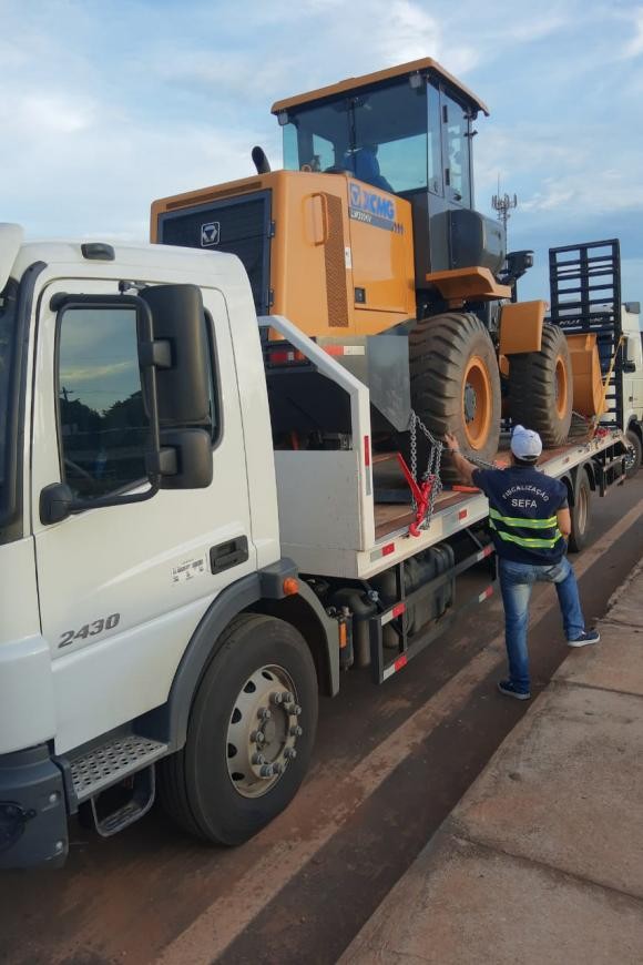 Sefa apreende pá carregadeira em Dom Eliseu e quase 3 toneladas de frango  