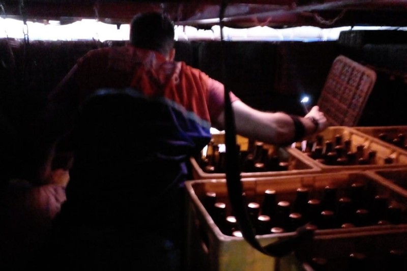 Fiscais apreendem mais de R$ 349 mil em mercadorias, como pneus, cigarros e cerveja