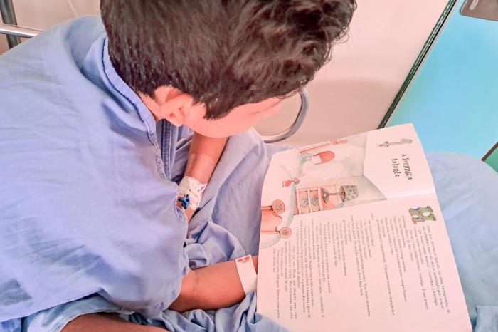 Em um ano de projeto, Biblioteca Itinerante do HRAS alcança mais de 1,5 mil usuários 