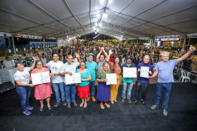 Regularização fundiária: Santa Vitória é o 15º bairro a receber títulos gratuitos pelo Idurb