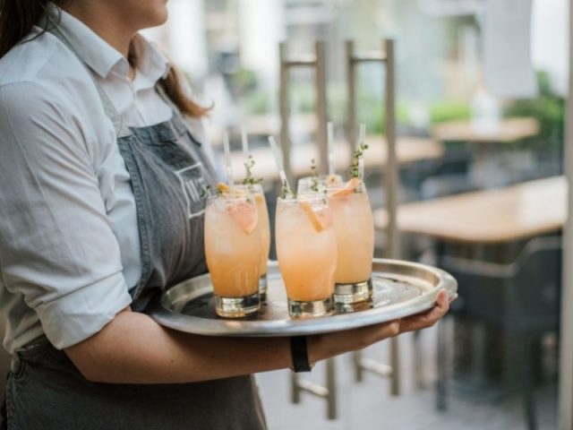 Abertas as inscrições para curso de garçonete em Canaã