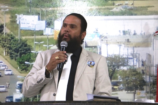 Junior Garra volta a atuar como vereador