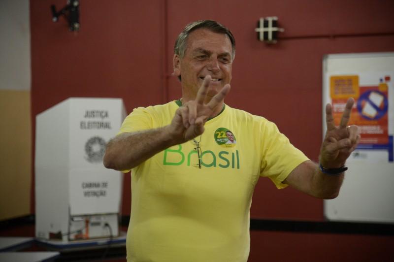 Após votar no Rio, Bolsonaro diz estar confiante na vitória