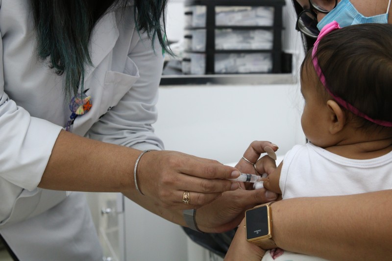 Covid-19: Rio de Janeiro começa a vacinar bebês com comorbidade amanhã