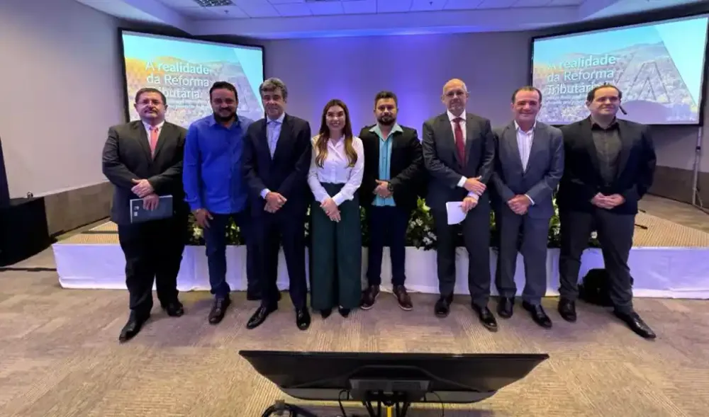 Prefeita participa de encontro da AMIG sobre reforma tributária