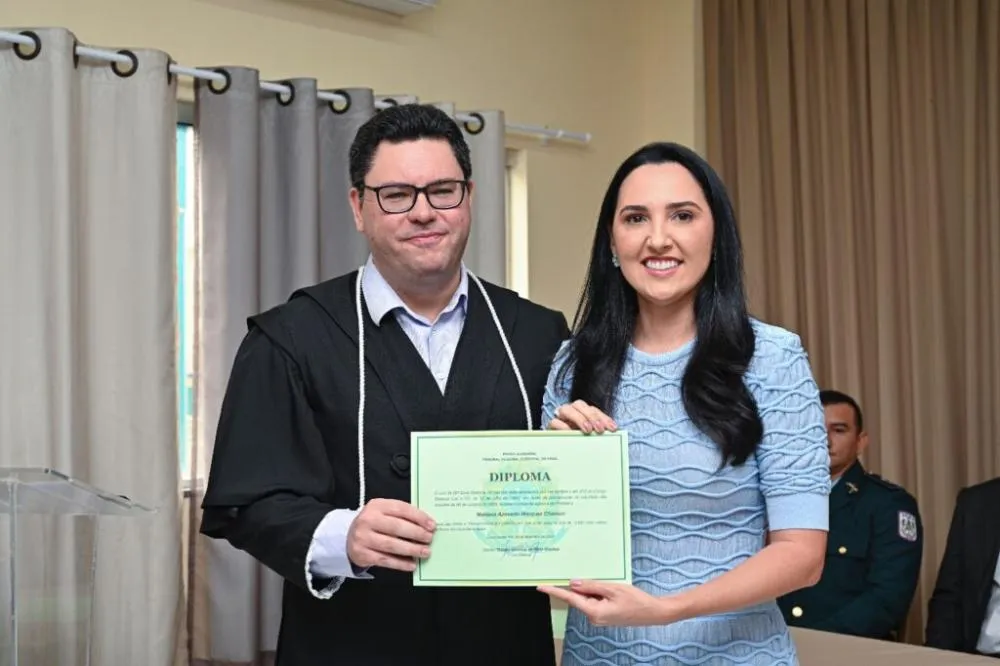 Prefeita reeleita e vereadores são diplomados em Curionópolis